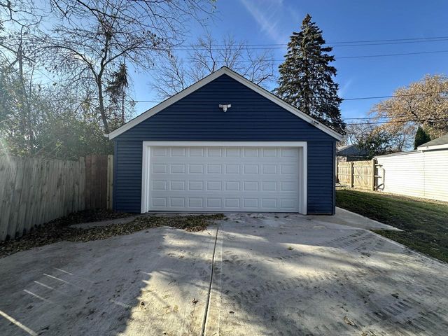 4875 N 53rd STREET, Milwaukee, WI 53218