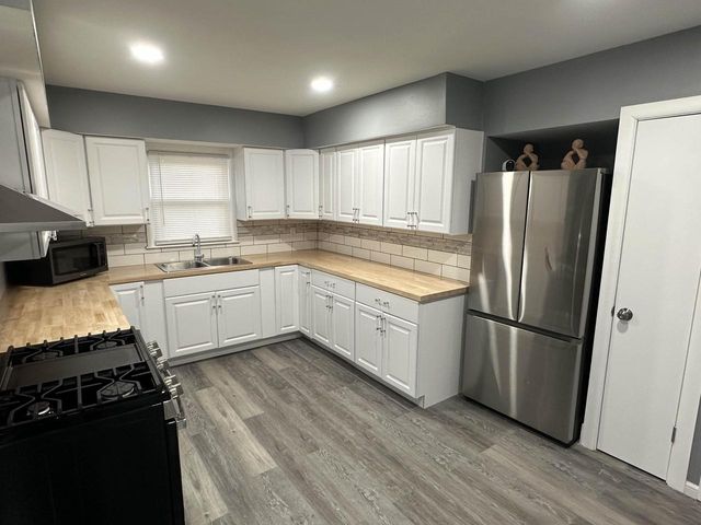 4875 N 53rd STREET, Milwaukee, WI 53218