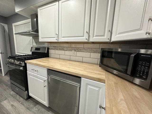 4875 N 53rd STREET, Milwaukee, WI 53218