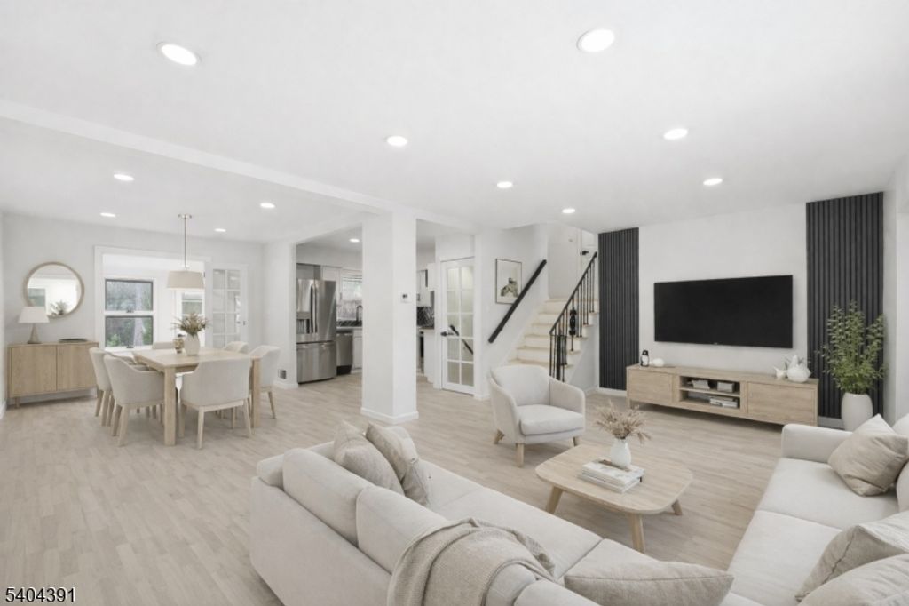 35 Montclair Ave, Clifton City, NJ 07011