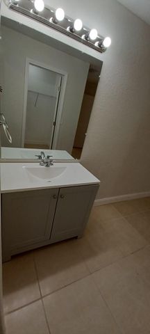 519 SW Sara Blvd 519, Port St Lucie, FL 34953