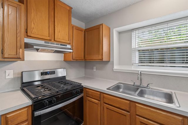 5619 Fawn Trail Lane, Humble, TX 77346