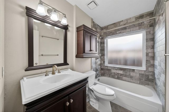 5619 Fawn Trail Lane, Humble, TX 77346