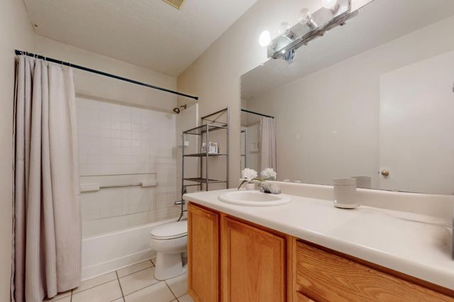 1420 SUMMERFIELD Place SW, Albuquerque, NM 87121