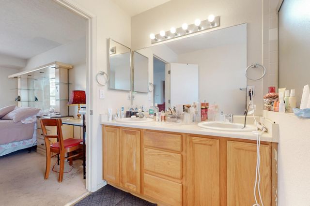 1420 SUMMERFIELD Place SW, Albuquerque, NM 87121