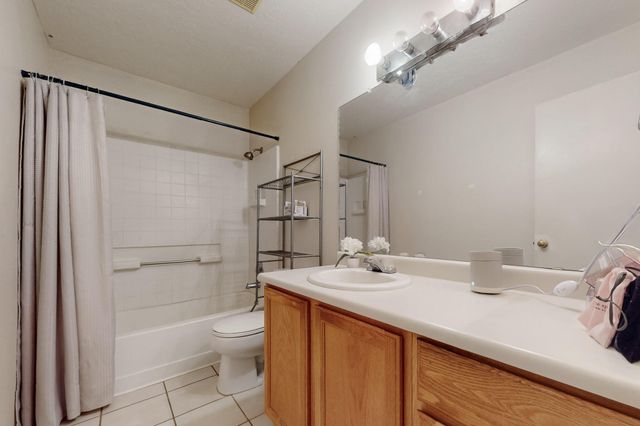 1420 SUMMERFIELD Place SW, Albuquerque, NM 87121