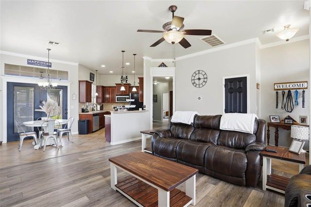 205 NW Cherry Ave, Cache, OK 73527