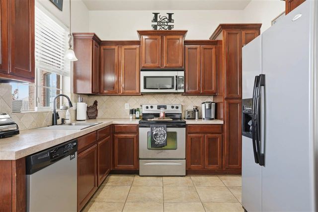 205 NW Cherry Ave, Cache, OK 73527