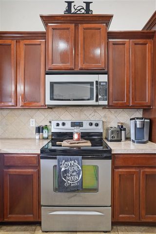 205 NW Cherry Ave, Cache, OK 73527