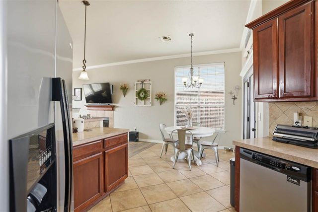 205 NW Cherry Ave, Cache, OK 73527