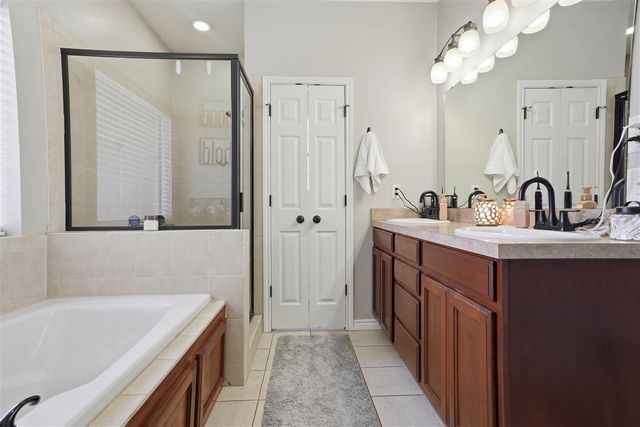 205 NW Cherry Ave, Cache, OK 73527