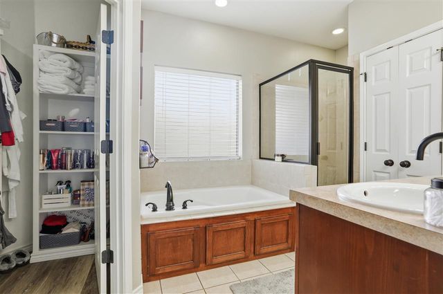 205 NW Cherry Ave, Cache, OK 73527