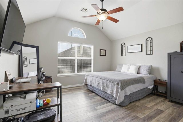 205 NW Cherry Ave, Cache, OK 73527