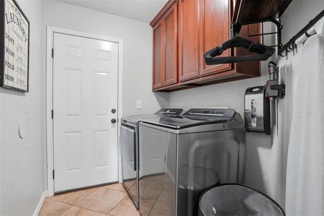 205 NW Cherry Ave, Cache, OK 73527