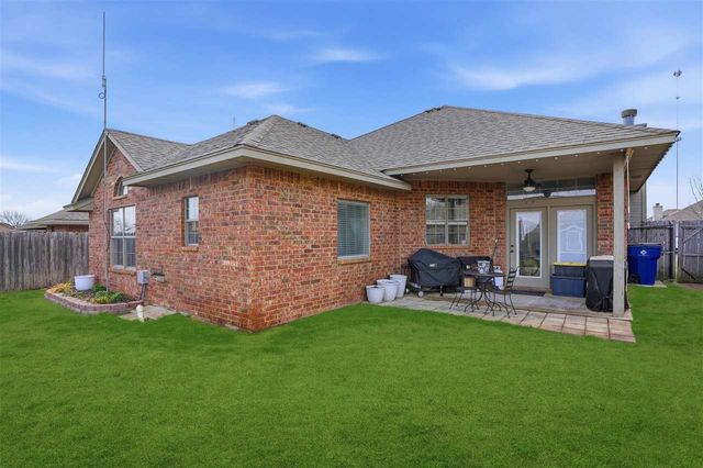 205 NW Cherry Ave, Cache, OK 73527