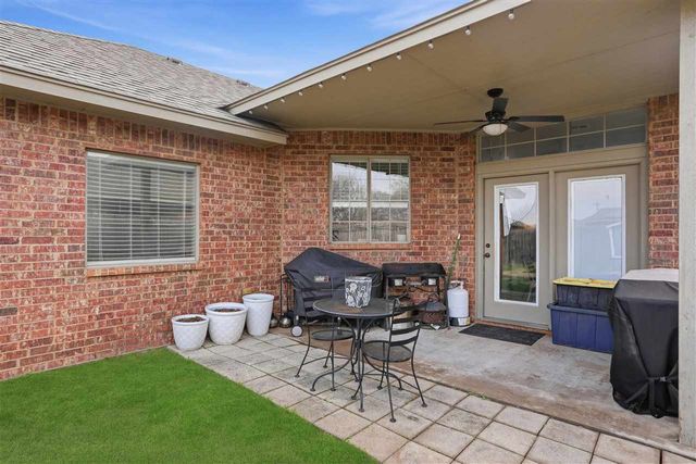 205 NW Cherry Ave, Cache, OK 73527