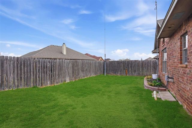 205 NW Cherry Ave, Cache, OK 73527