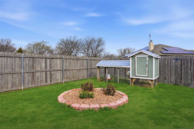 205 NW Cherry Ave, Cache, OK 73527