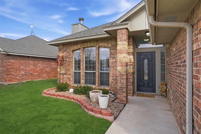 205 NW Cherry Ave, Cache, OK 73527