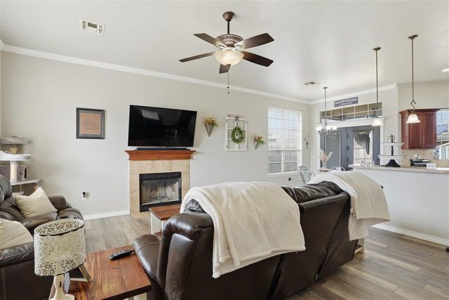 205 NW Cherry Ave, Cache, OK 73527