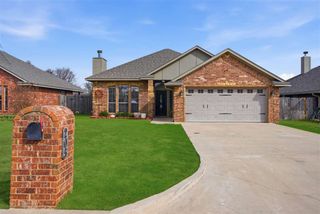 205 NW Cherry Ave, Cache, OK 73527