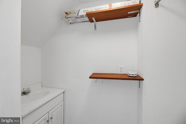 2110 DELMAR DR, Folcroft, PA 19032