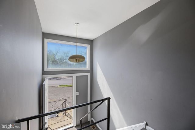 2110 DELMAR DR, Folcroft, PA 19032