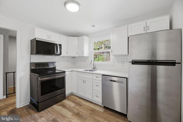 2110 DELMAR DR, Folcroft, PA 19032