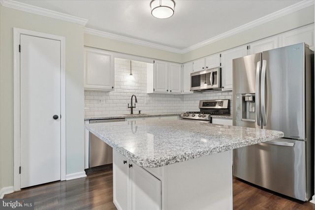 3 ARDSLEY CT, Newtown, PA 18940