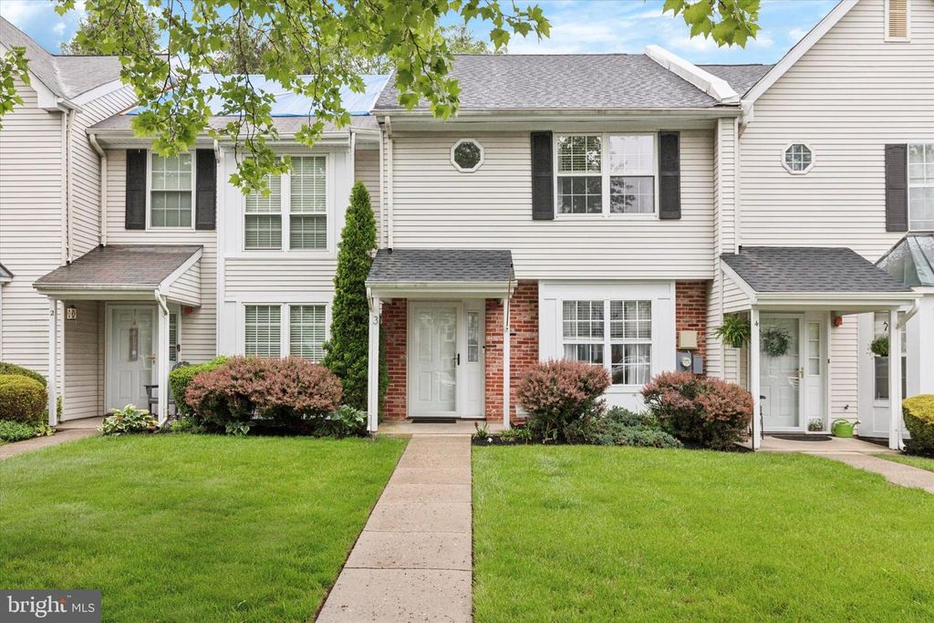 3 ARDSLEY CT, Newtown, PA 18940