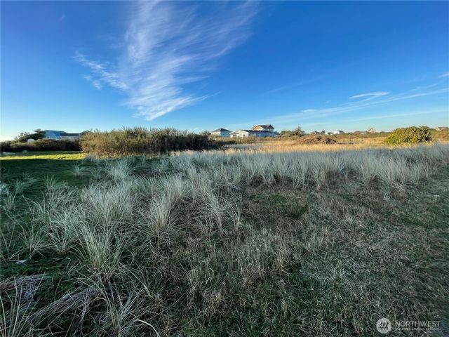 1471 Trade Wind Avenue SW, Ocean Shores, WA 98569