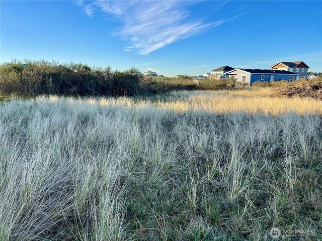 1471 Trade Wind Avenue SW, Ocean Shores, WA 98569