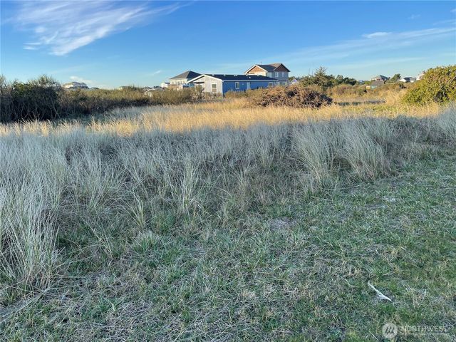 1471 Trade Wind Avenue SW, Ocean Shores, WA 98569