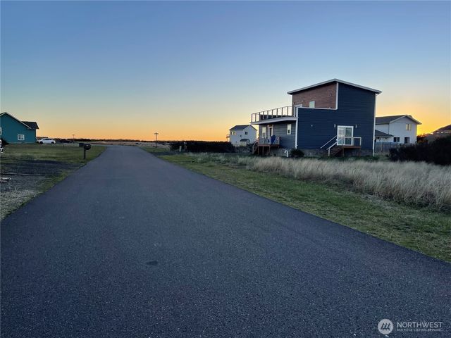 1471 Trade Wind Avenue SW, Ocean Shores, WA 98569
