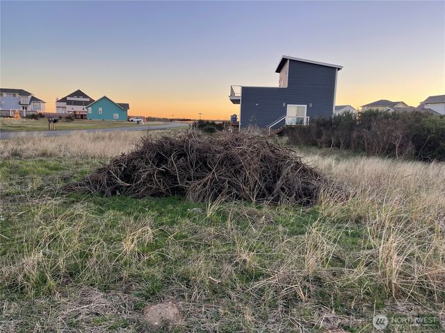 1471 Trade Wind Avenue SW, Ocean Shores, WA 98569