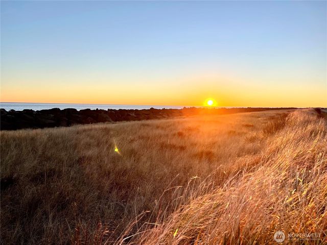 1471 Trade Wind Avenue SW, Ocean Shores, WA 98569