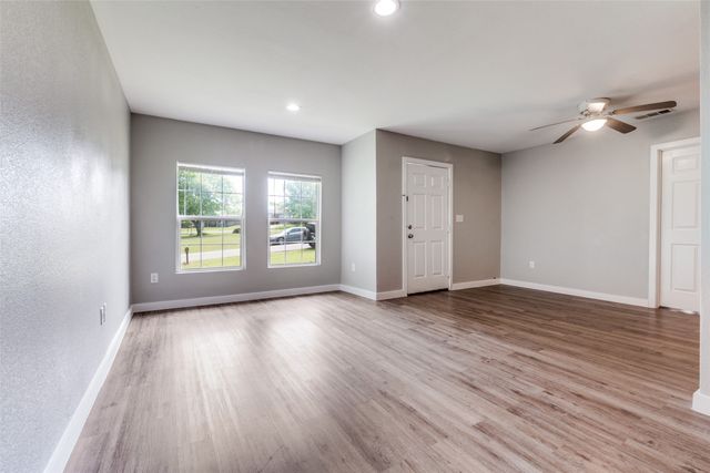 6437 Leana Avenue, Dallas, TX 75241