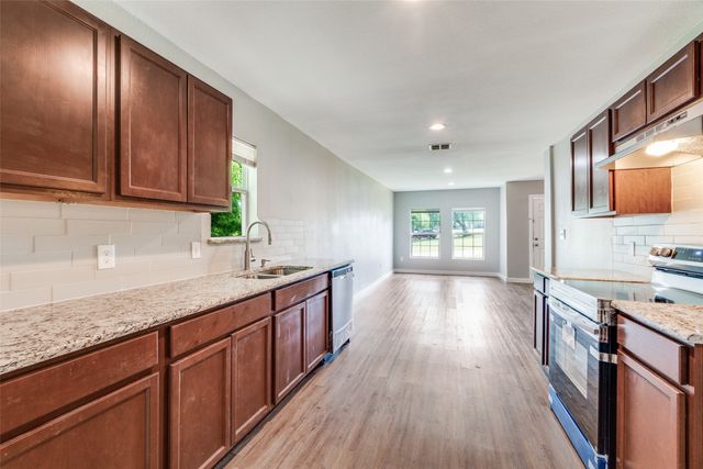 6437 Leana Avenue, Dallas, TX 75241