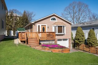 126 Walnut Road, Kings Park, NY 11754