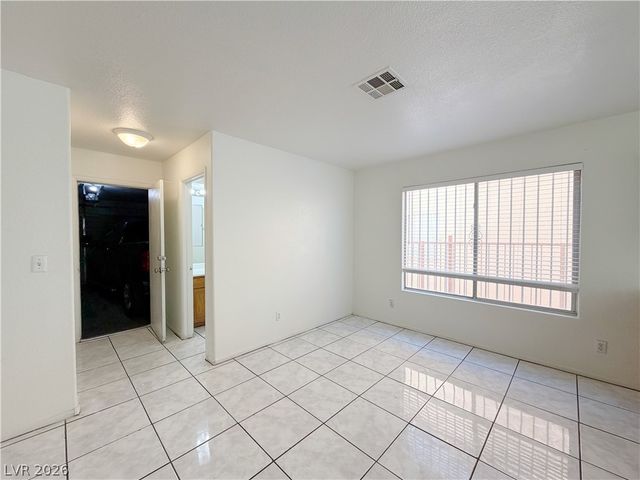 593 Old West Court, Las Vegas, NV 89110