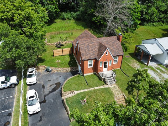 W 2221 Main ST, Salem, VA 24153
