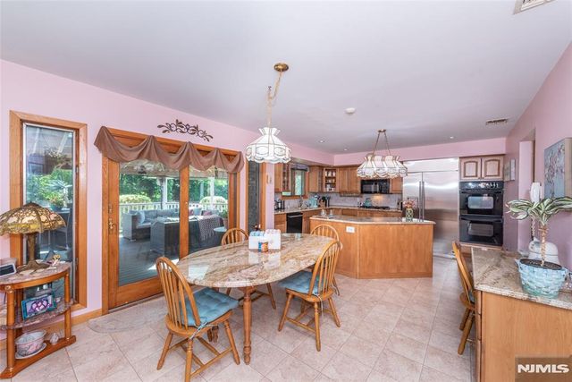 13 Fox Run, North Caldwell, NJ 07006