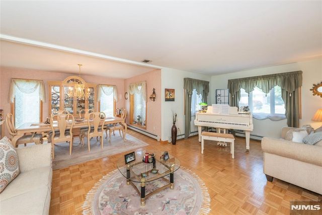 13 Fox Run, North Caldwell, NJ 07006