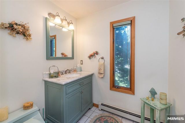 13 Fox Run, North Caldwell, NJ 07006