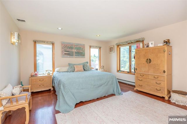 13 Fox Run, North Caldwell, NJ 07006