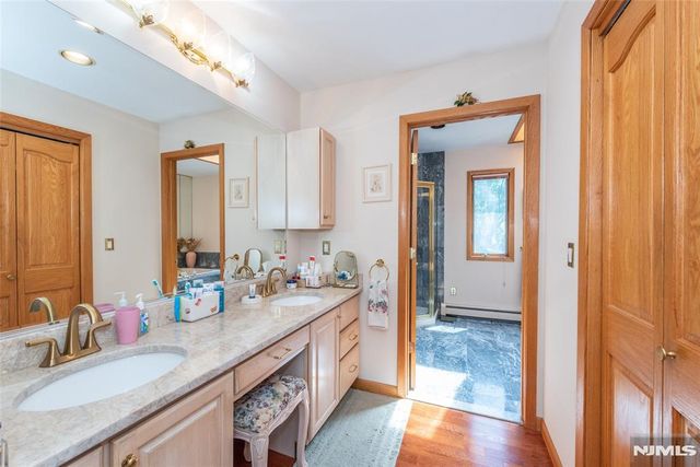 13 Fox Run, North Caldwell, NJ 07006