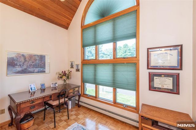 13 Fox Run, North Caldwell, NJ 07006