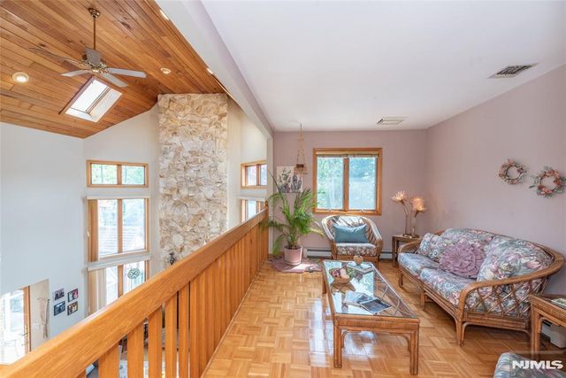 13 Fox Run, North Caldwell, NJ 07006