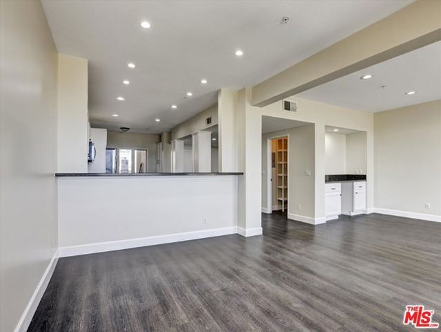 2604 E 20th Street 205E, Signal Hill, CA 90755