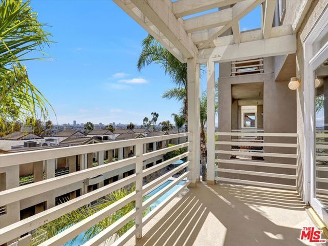 2604 E 20th Street 205E, Signal Hill, CA 90755